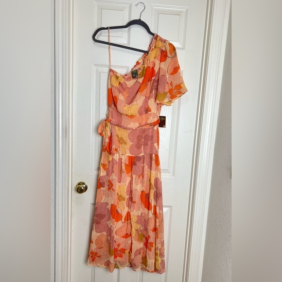 TAYLOR Floral Asymmetrical Neckline One Short Sleeve Ruffle
Trim midi dress - Picture 3 of 12